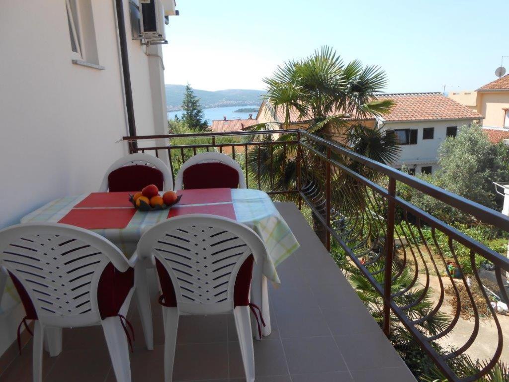 Apartmani Braut Корнич Экстерьер фото
