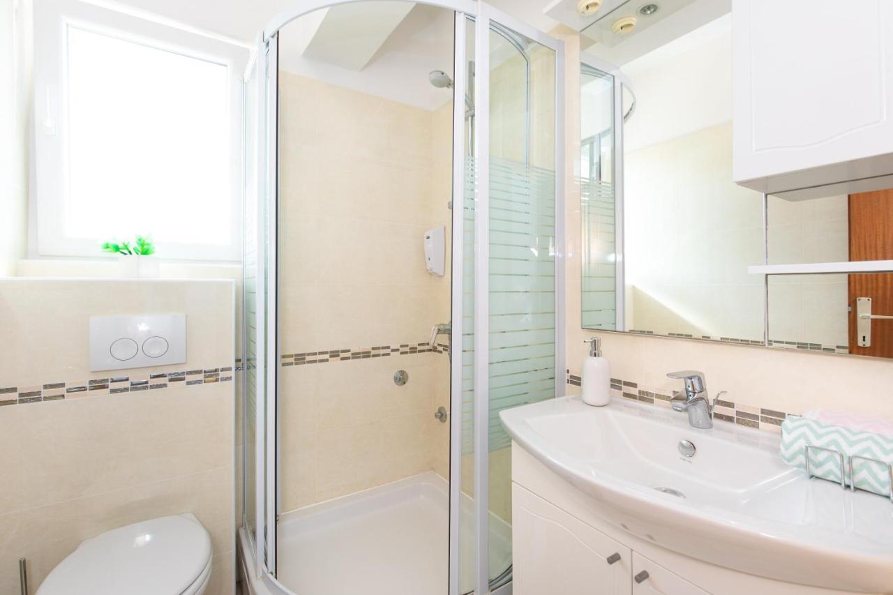 Apartmani Braut Корнич Экстерьер фото
