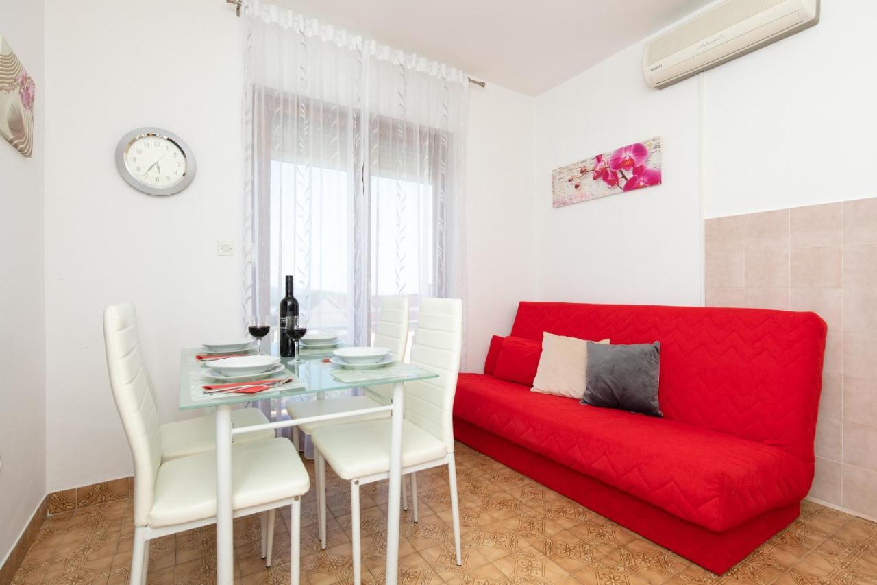 Apartmani Braut Корнич Экстерьер фото