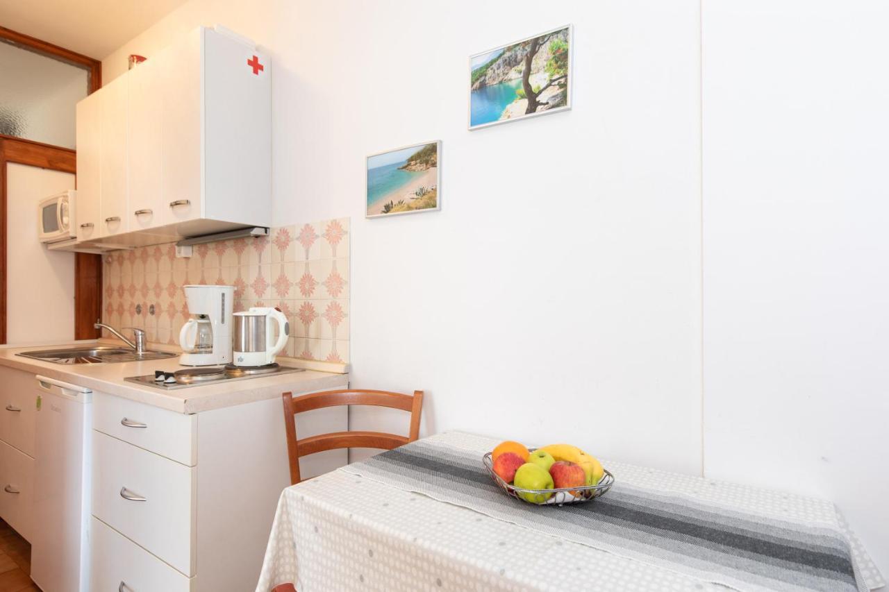 Apartmani Braut Корнич Экстерьер фото