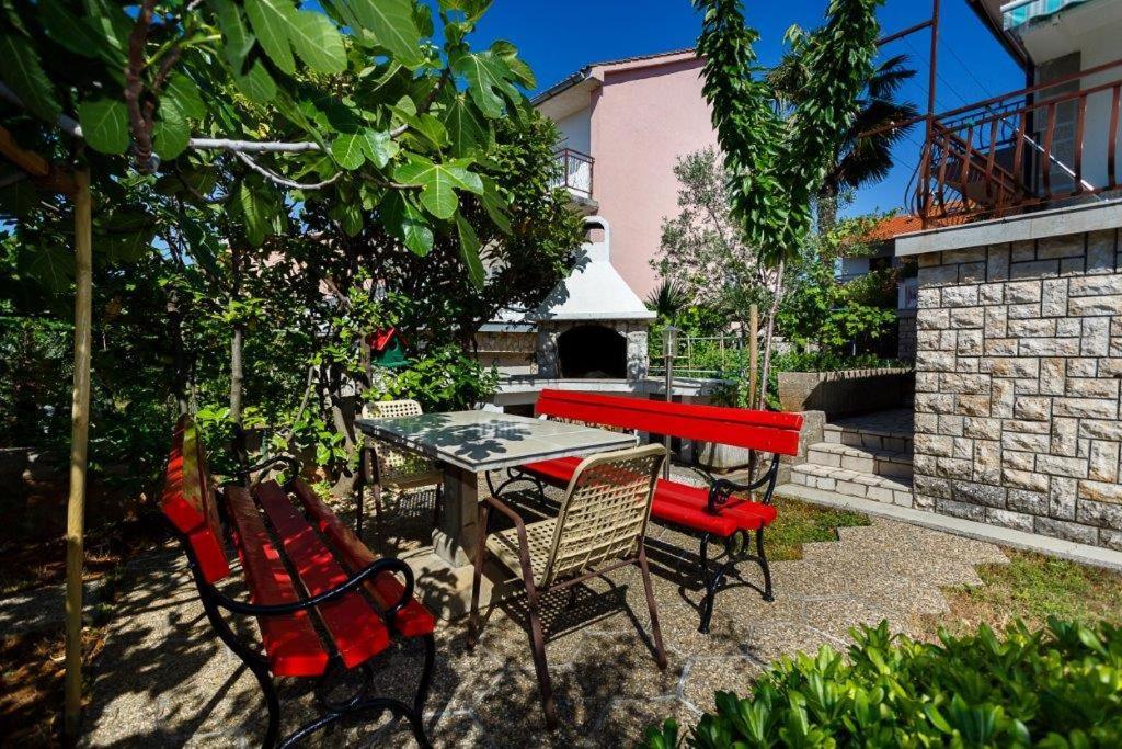 Apartmani Braut Корнич Экстерьер фото