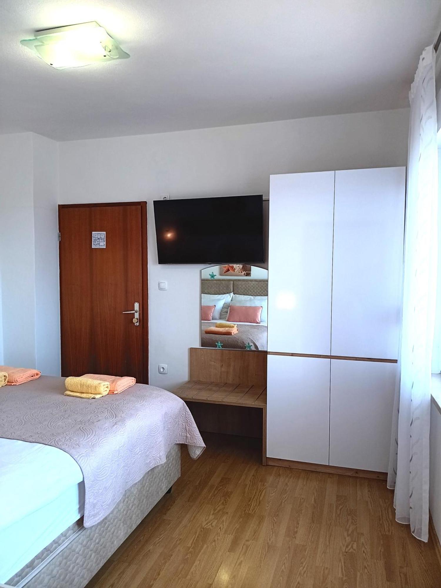 Apartmani Braut Корнич Экстерьер фото